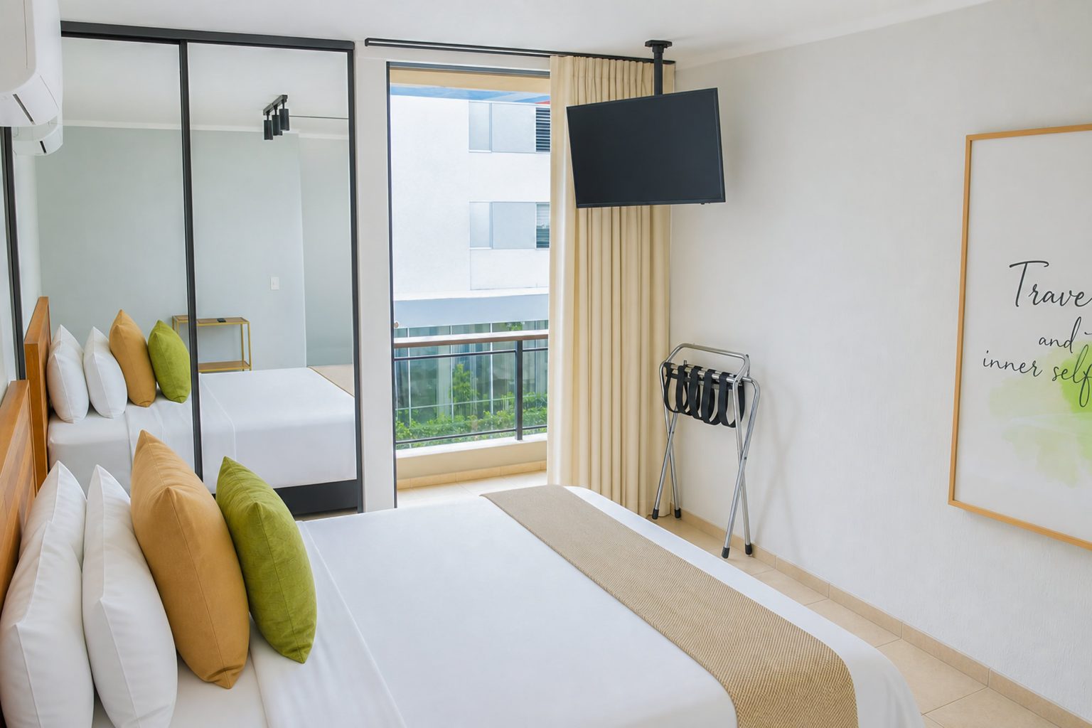 naia-aparthotel--junior-suite-con-balcon-2